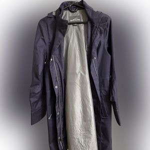 Eddie Bauer Women’s Weatheredge trench coat / size L / color: eggplant (purple)